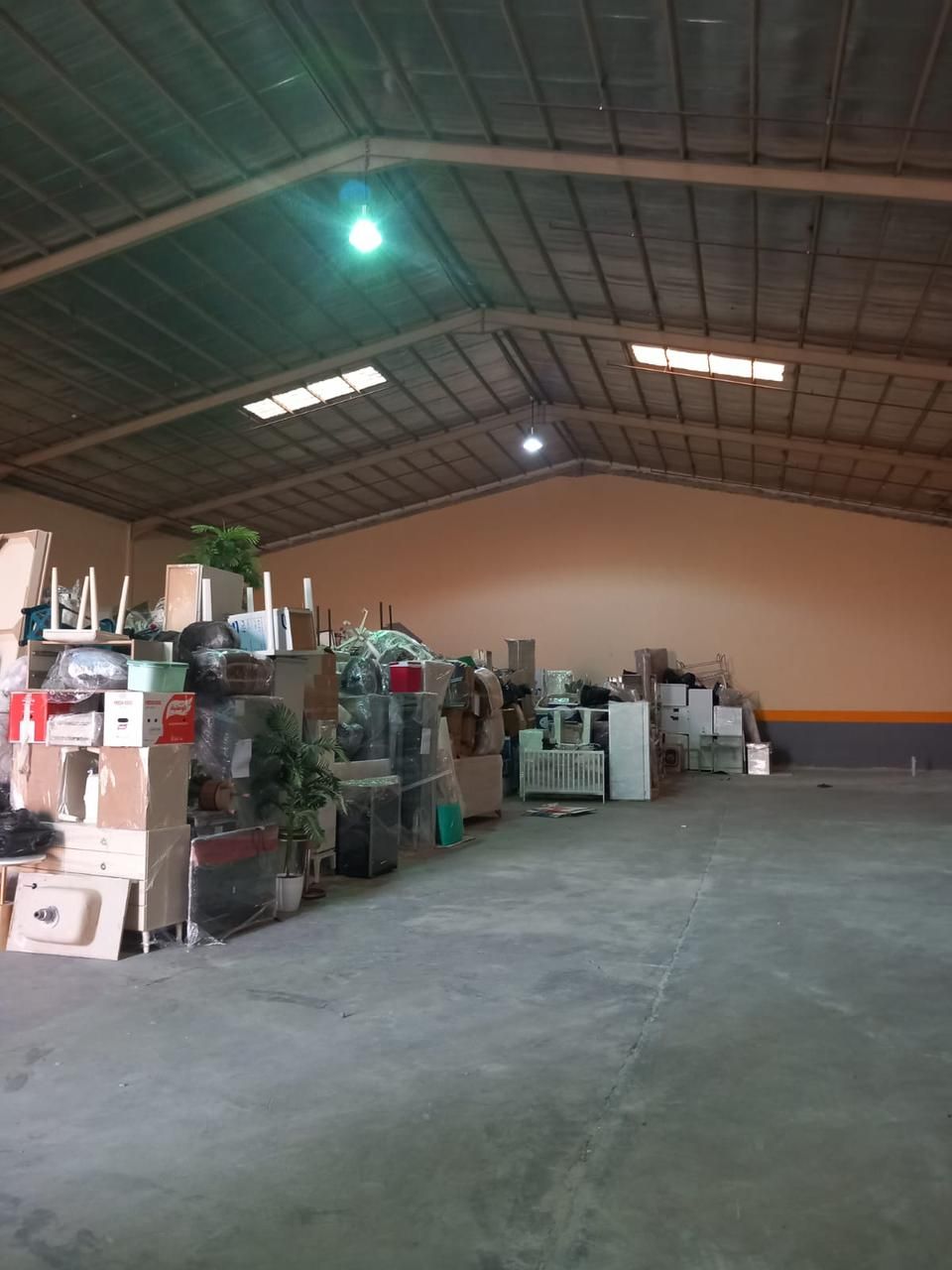 نقل وتخزين الأثاث والبضائع مستودعات أمانه وغرف خاصه لتخزين - Image 5