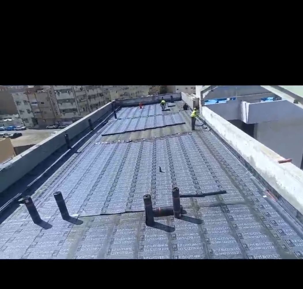 عزل مائي  عزل حراري  تنفيذ وتؤريد العزل تخطيط موقف سيارات. - Image 5