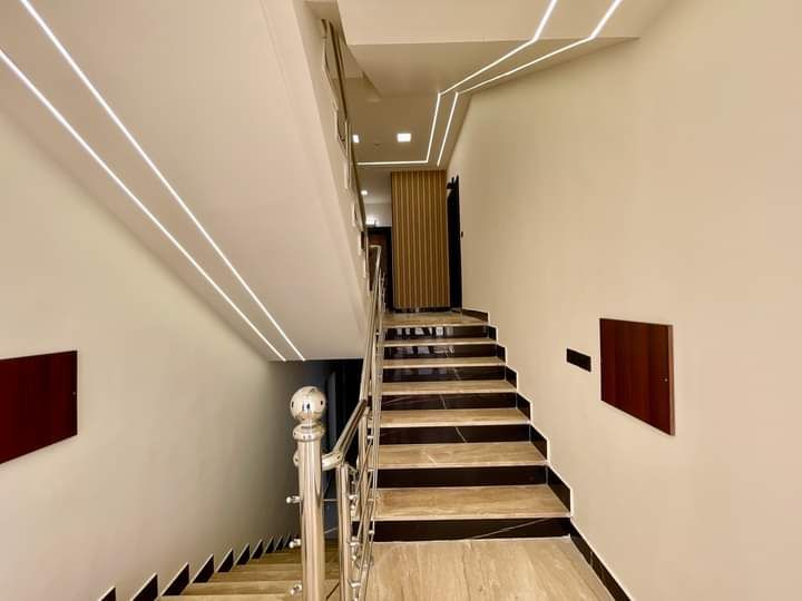 معلم دهانات لجميع أعمال الدهانات حوائط وأبواب