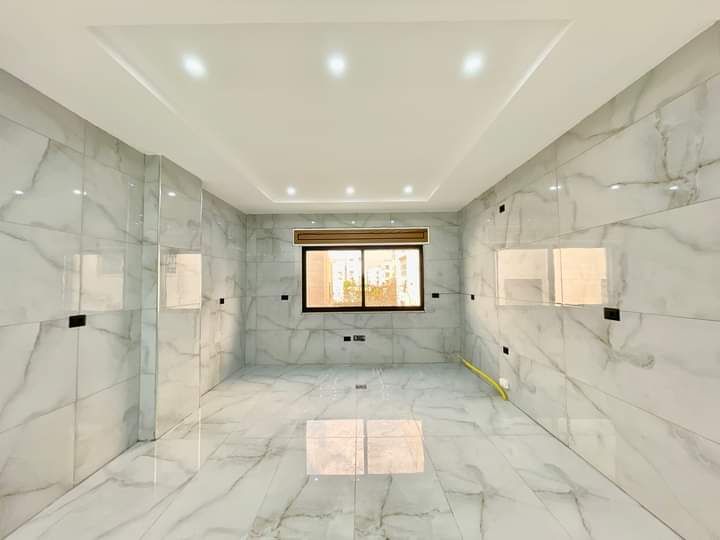 معلم دهانات لجميع أعمال الدهانات حوائط وأبواب - Image 2