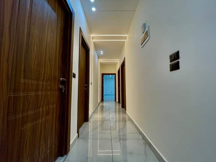 معلم دهانات لجميع أعمال الدهانات حوائط وأبواب - Image 4