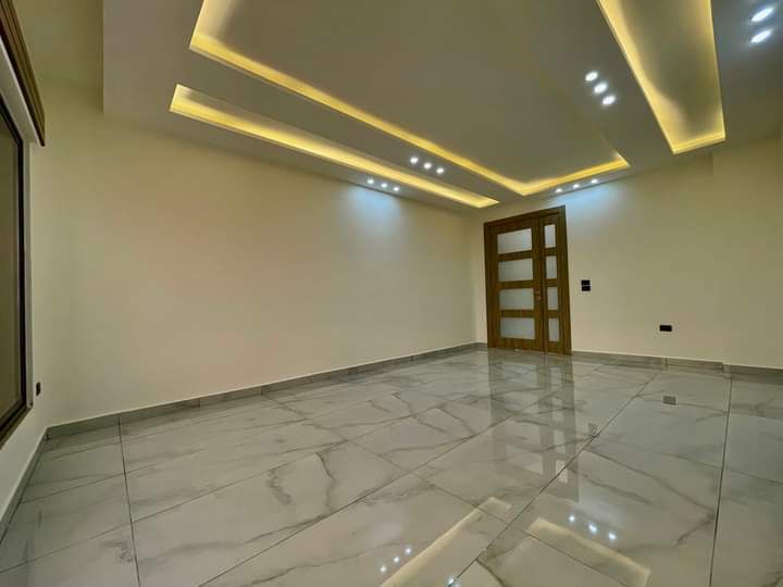 معلم دهانات لجميع أعمال الدهانات حوائط وأبواب - Image 7