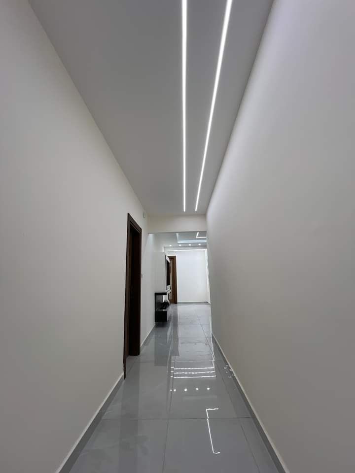 معلم دهانات لجميع أعمال الدهانات حوائط وأبواب - Image 11