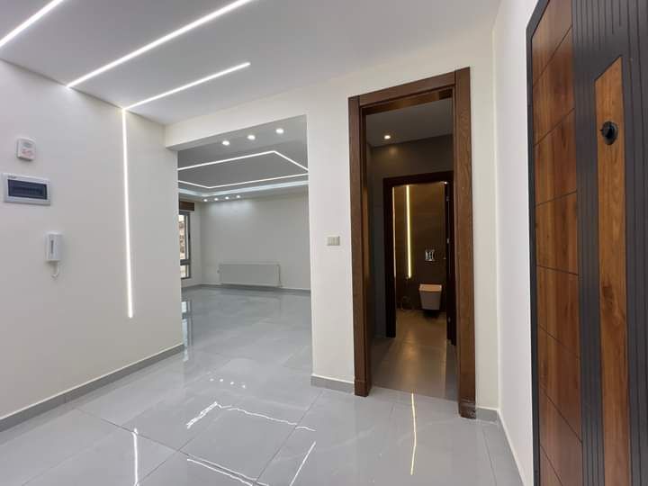 معلم دهانات لجميع أعمال الدهانات حوائط وأبواب - Image 19