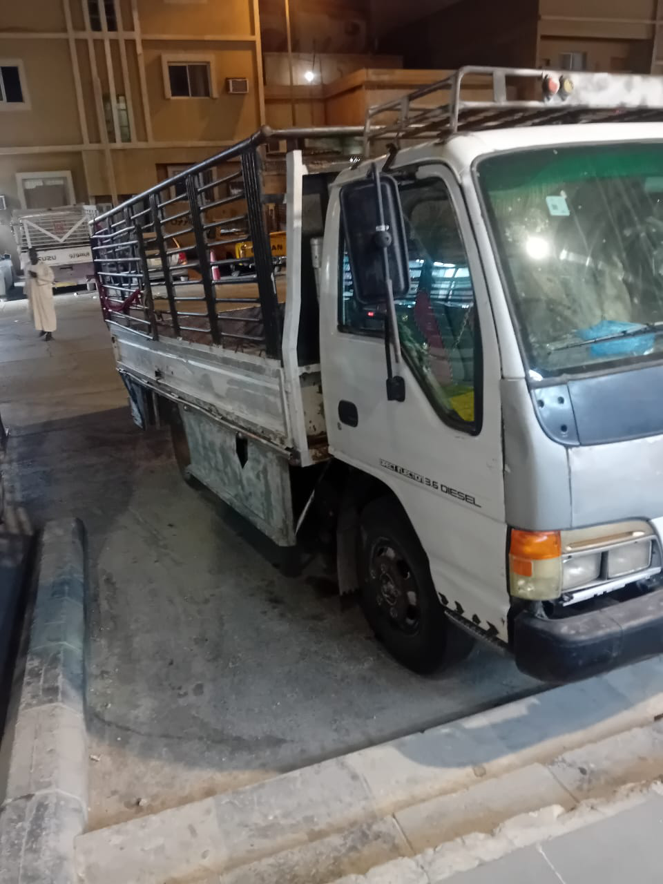 دينا توصيل الأثاث الي الجمعية الخيرية بالرياض