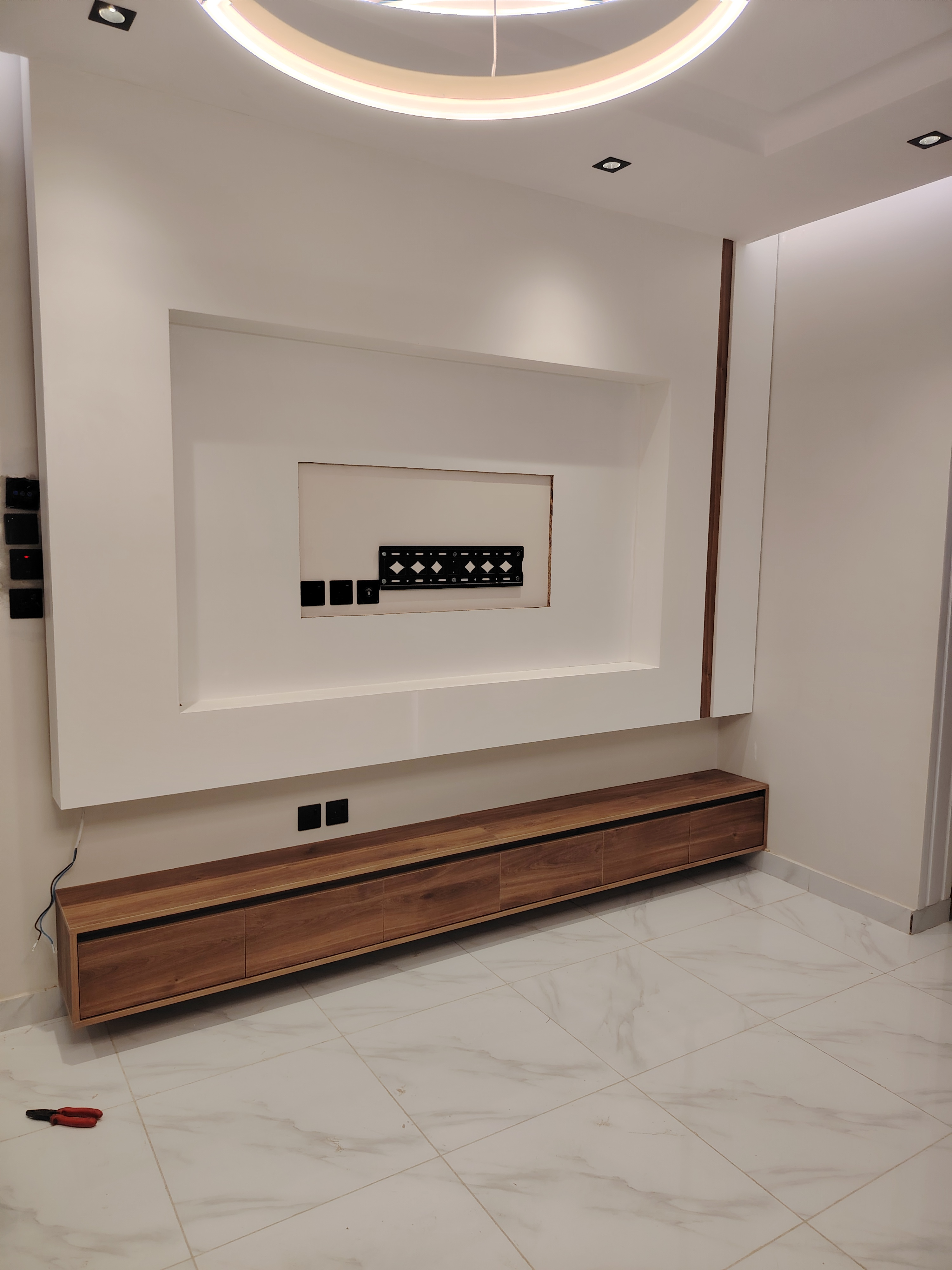 نجار أبواب بجده لجميع أعمال النجاره والديكور وغرف نوم وصيانه - Image 4