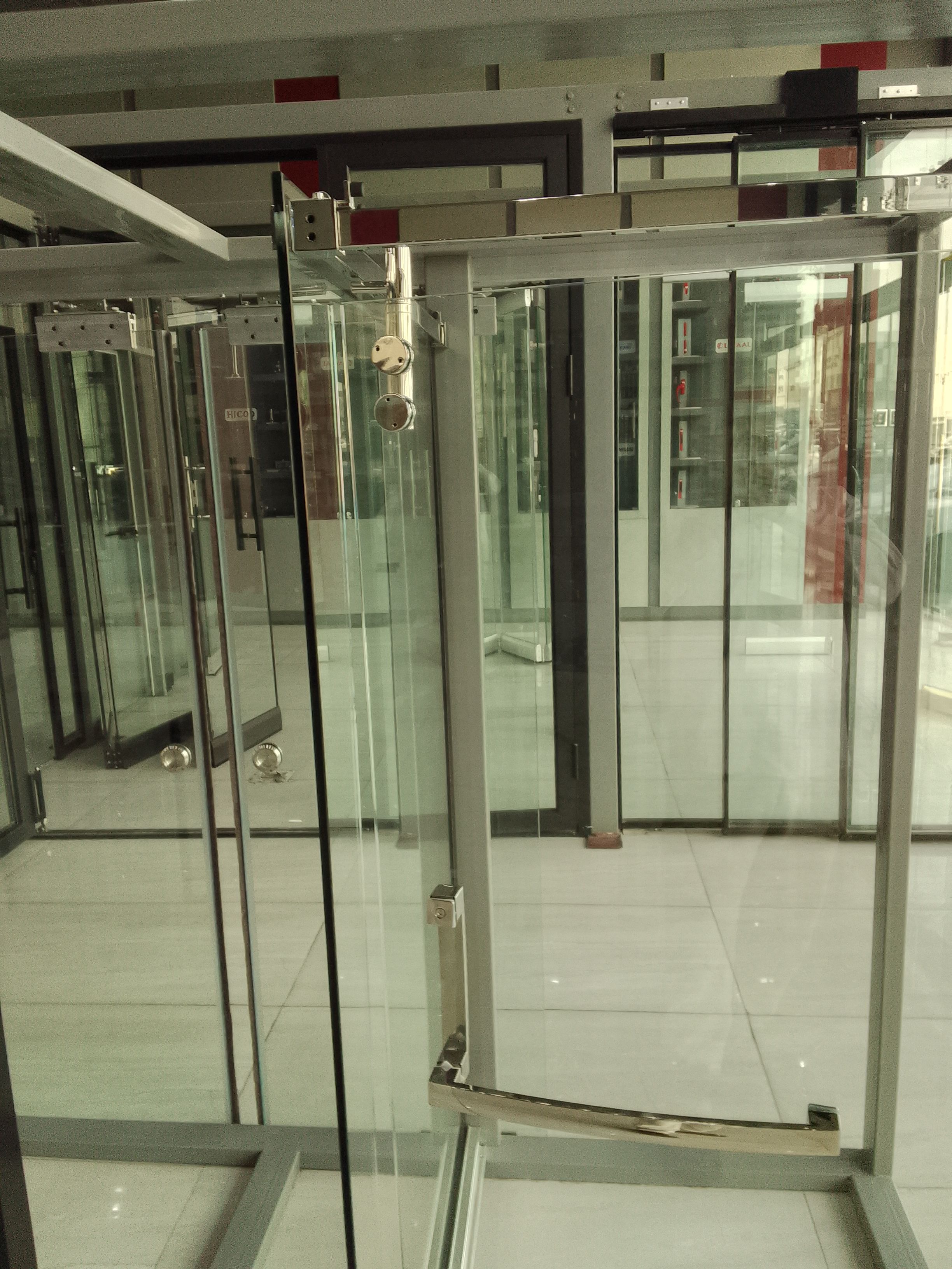 زجاج سكريت - Image 2