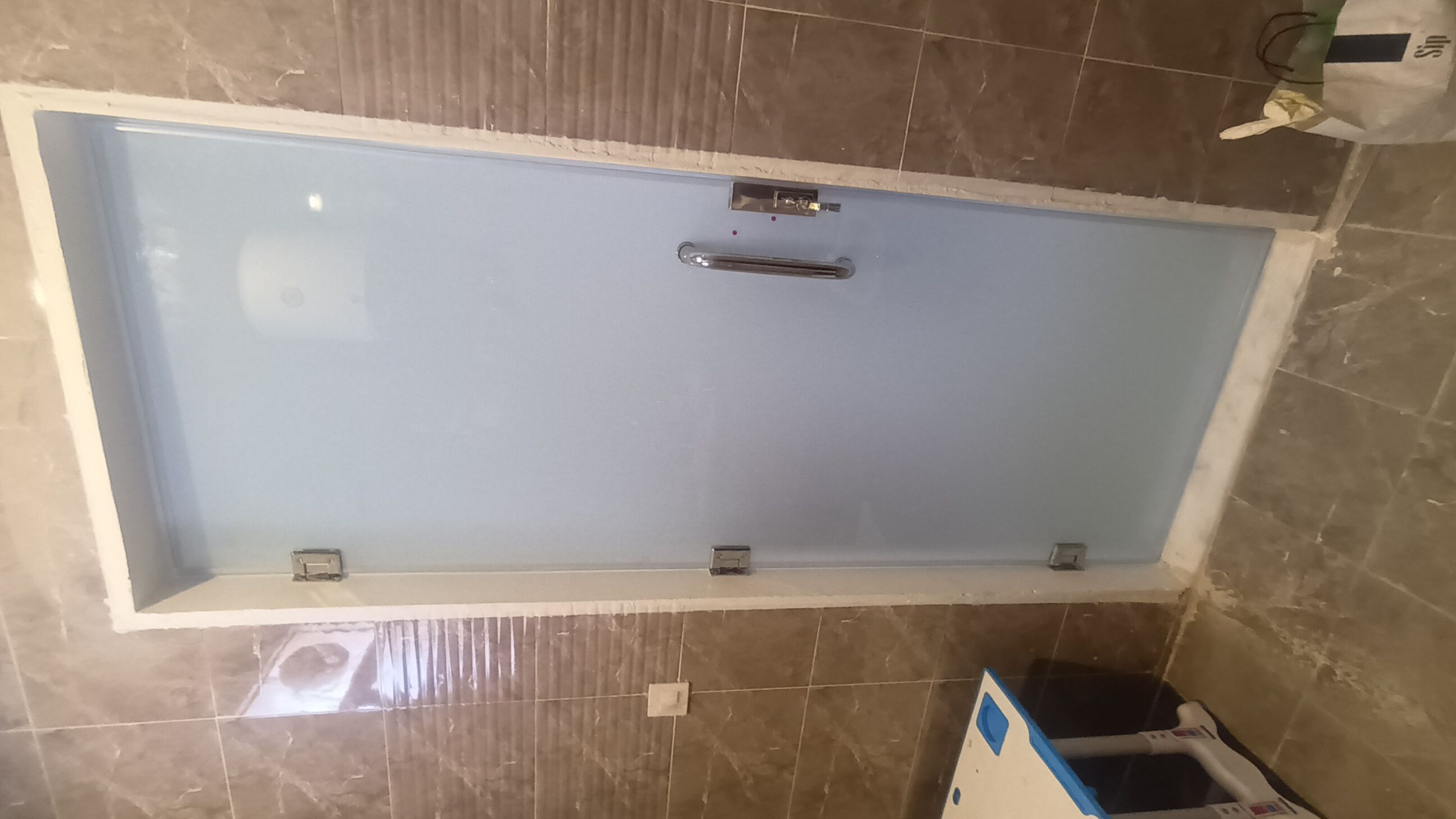 الزجاج السكريت والمنيوم والمريات