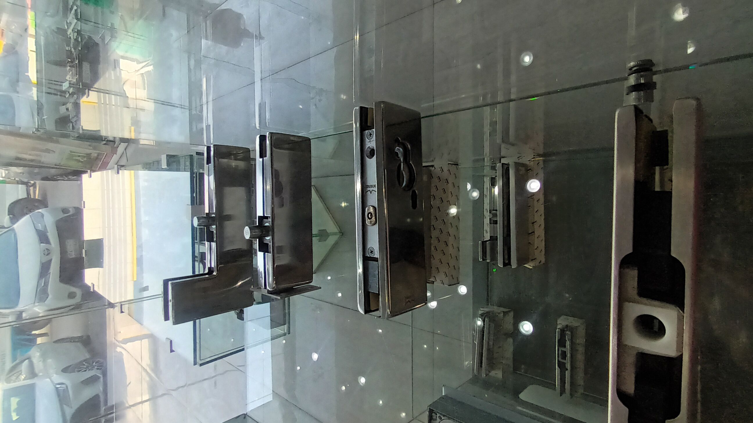 صيانه الأبواب الزجاج والامنيوم - Image 2